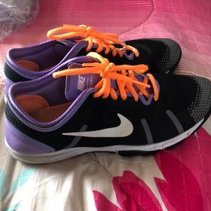 NIKE SHOES SIZE 8 💜